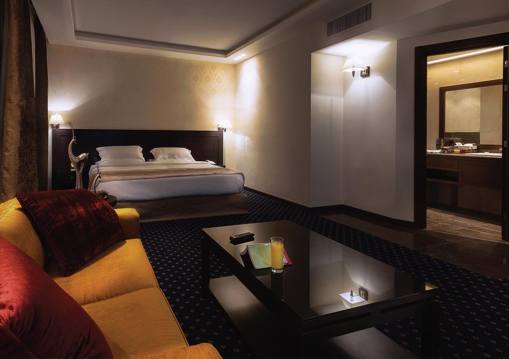 Seven Roses Hotel Amman Exterior foto