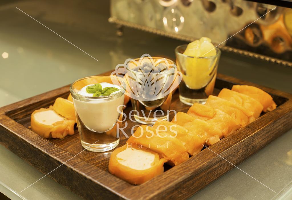 Seven Roses Hotel Amman Exterior foto